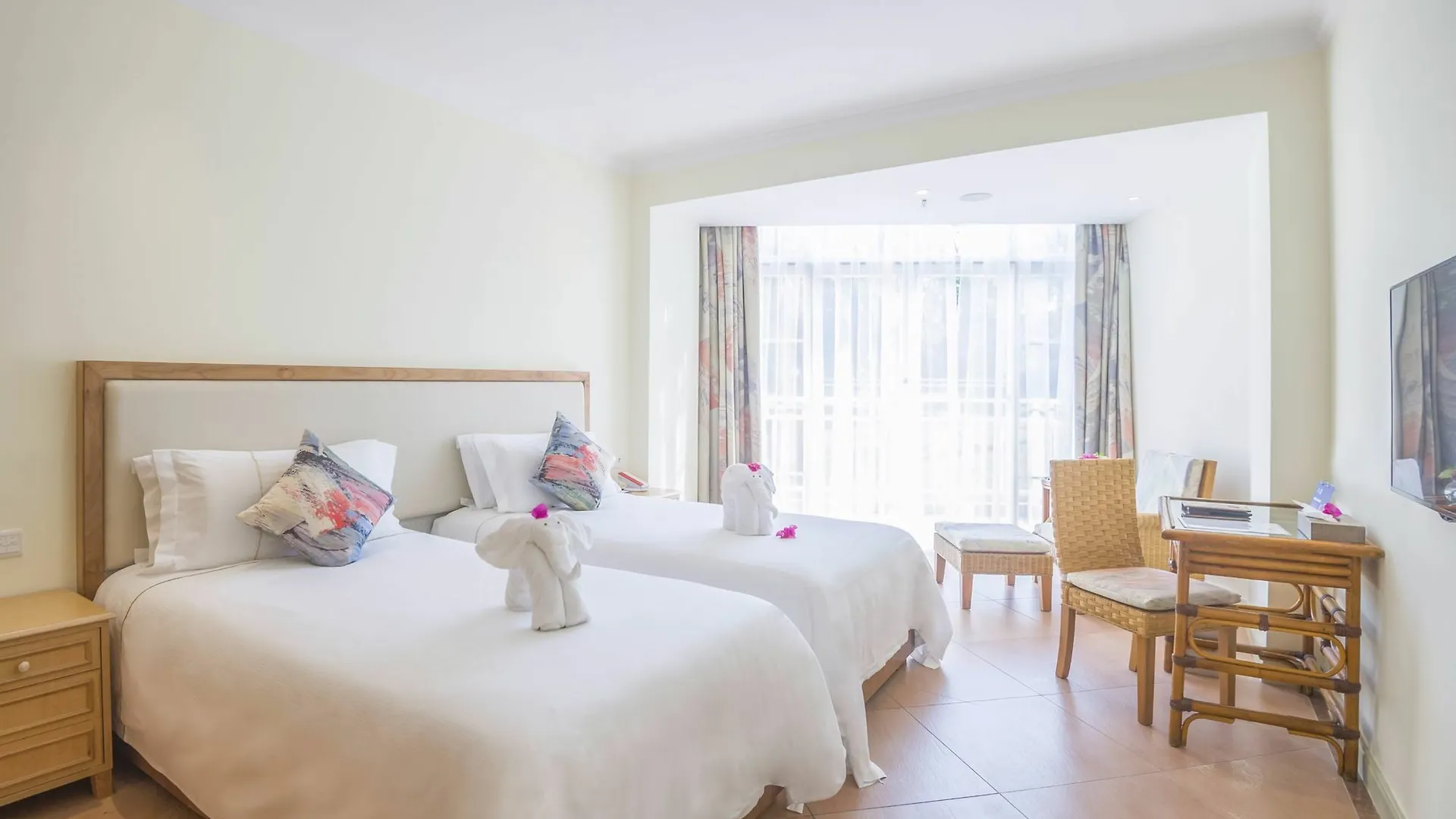 Resort Golden Palm Sanya 4*,  China