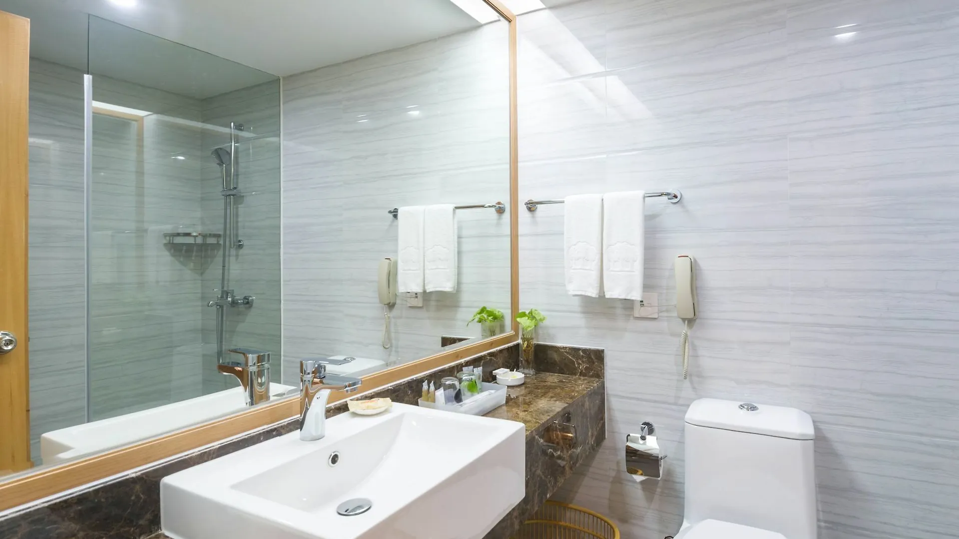 Resort Golden Palm Sanya 4*,