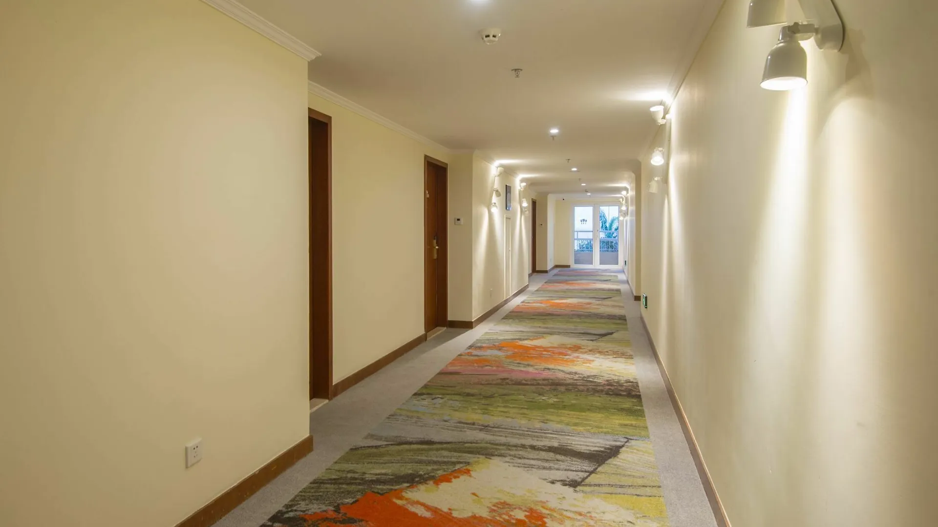 Resort Golden Palm Sanya Hotel